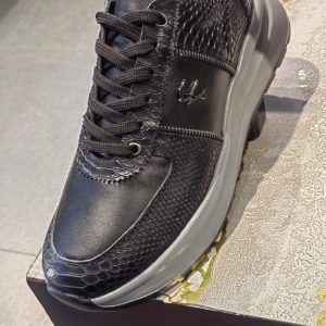SNEAKER-10