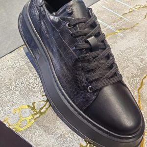 SNEAKER-12