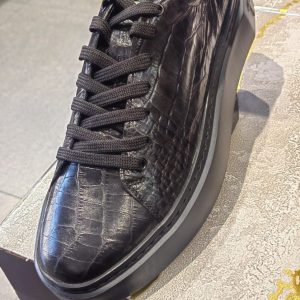 SNEAKER-23